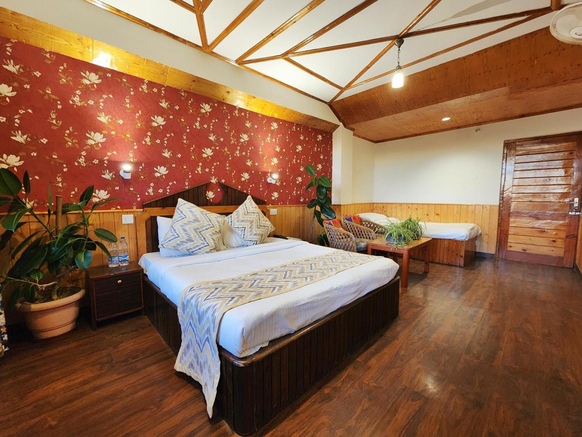 Hotel Pineview Shimla Esterno foto