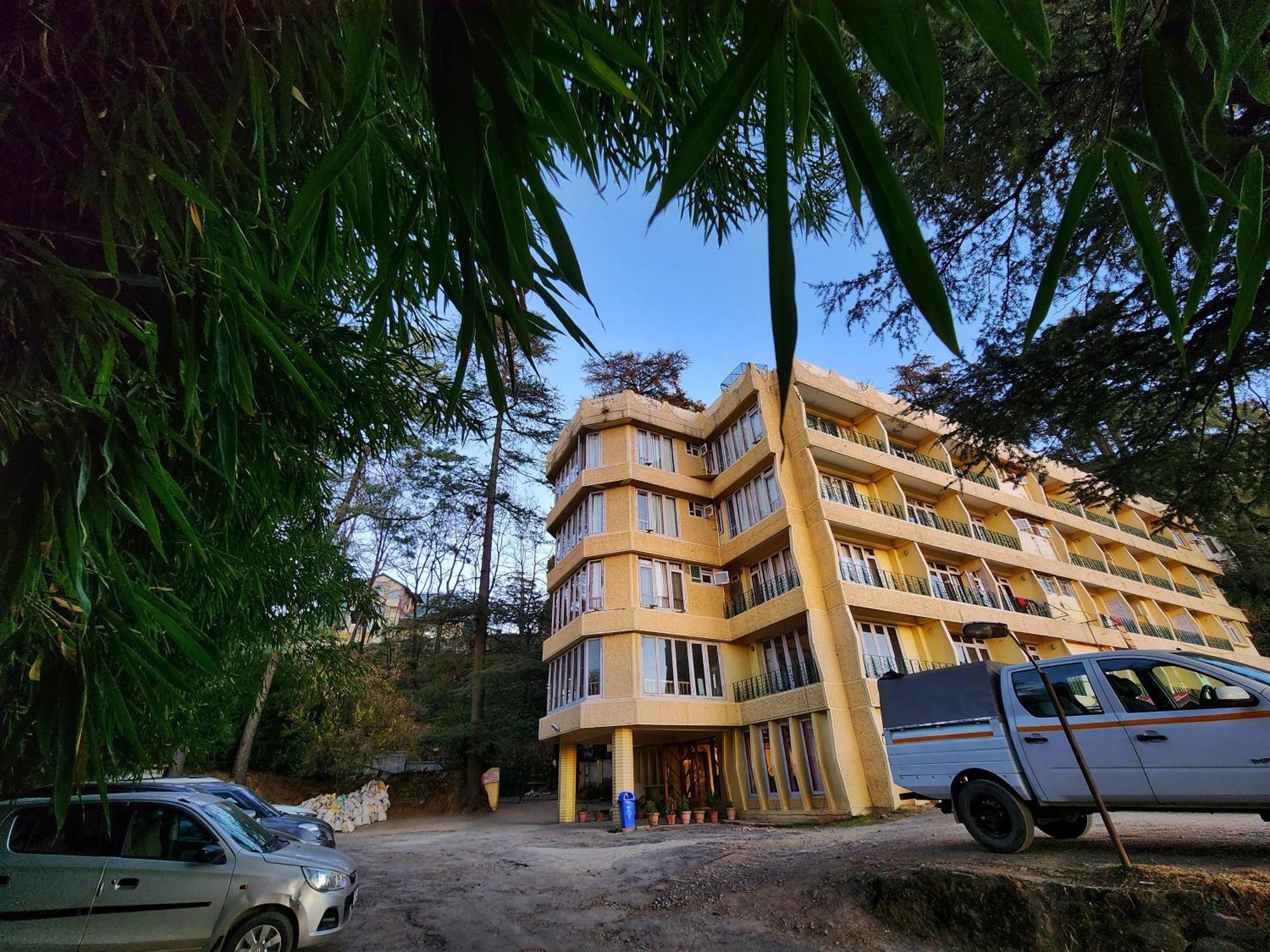 Hotel Pineview Shimla Esterno foto
