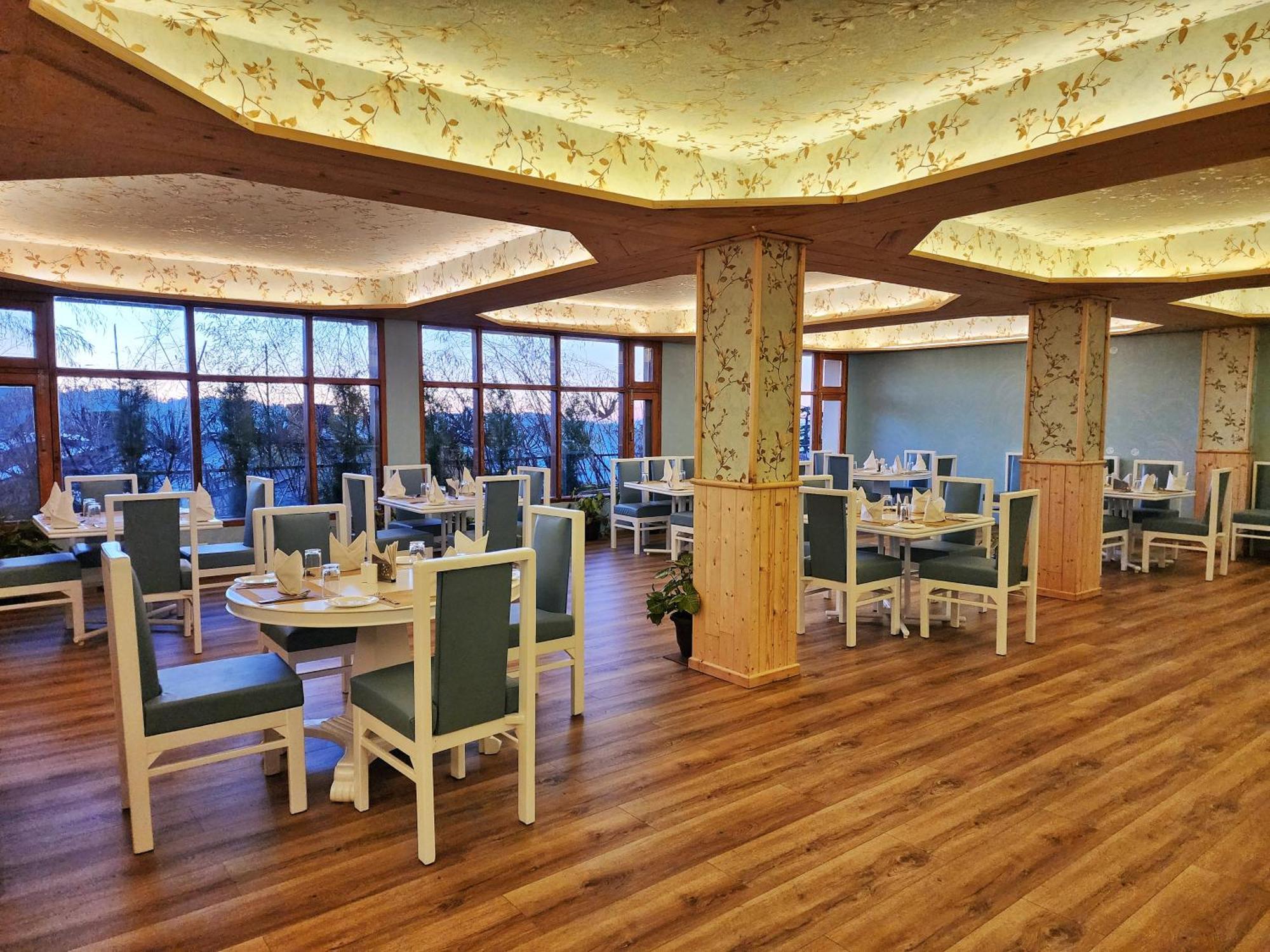 Hotel Pineview Shimla Esterno foto