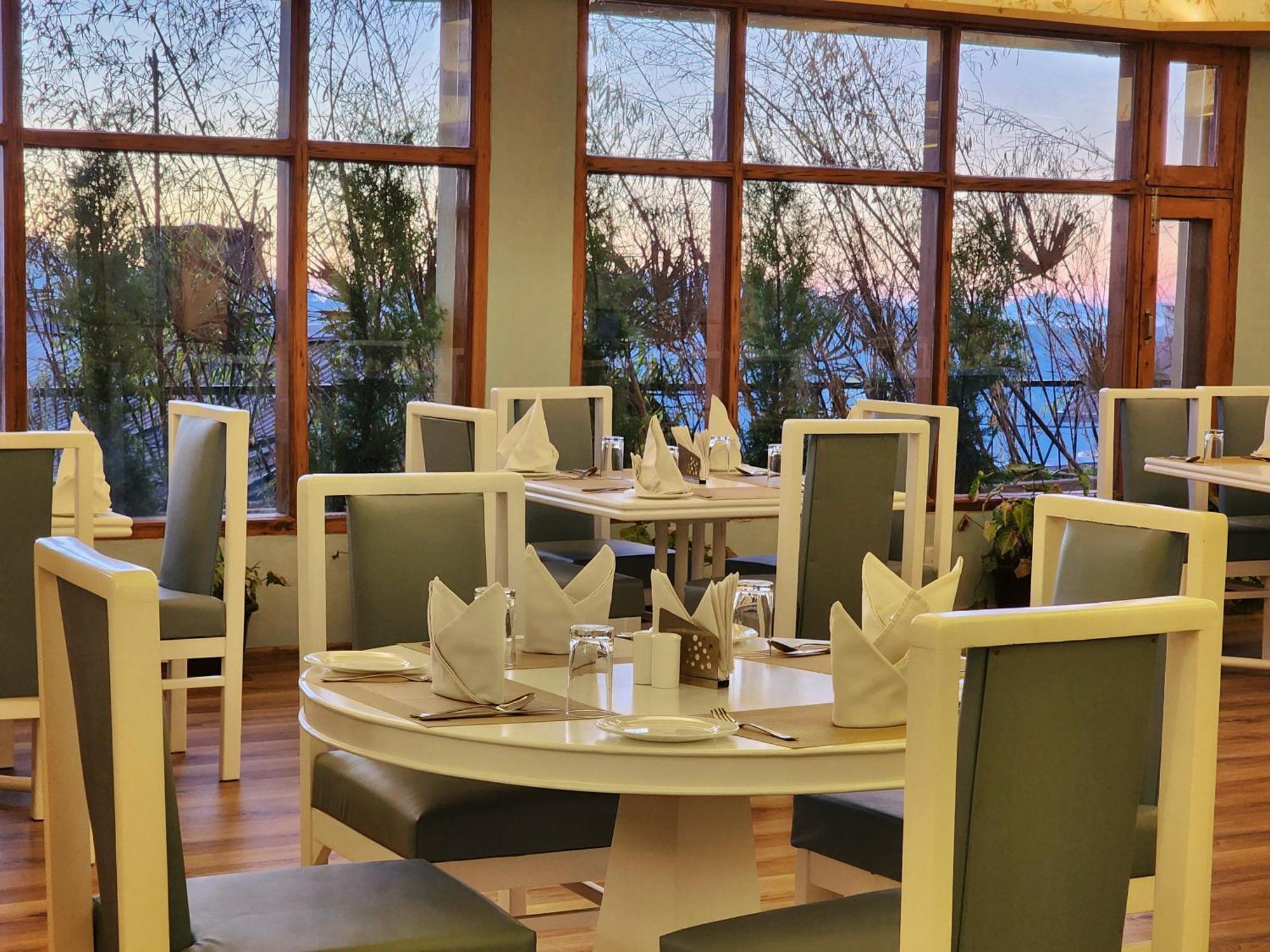 Hotel Pineview Shimla Esterno foto