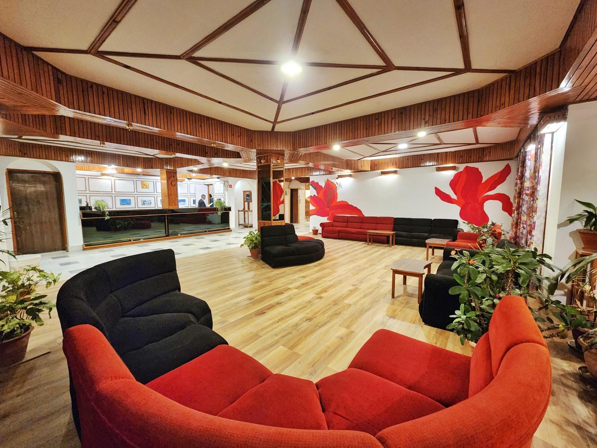 Hotel Pineview Shimla Esterno foto