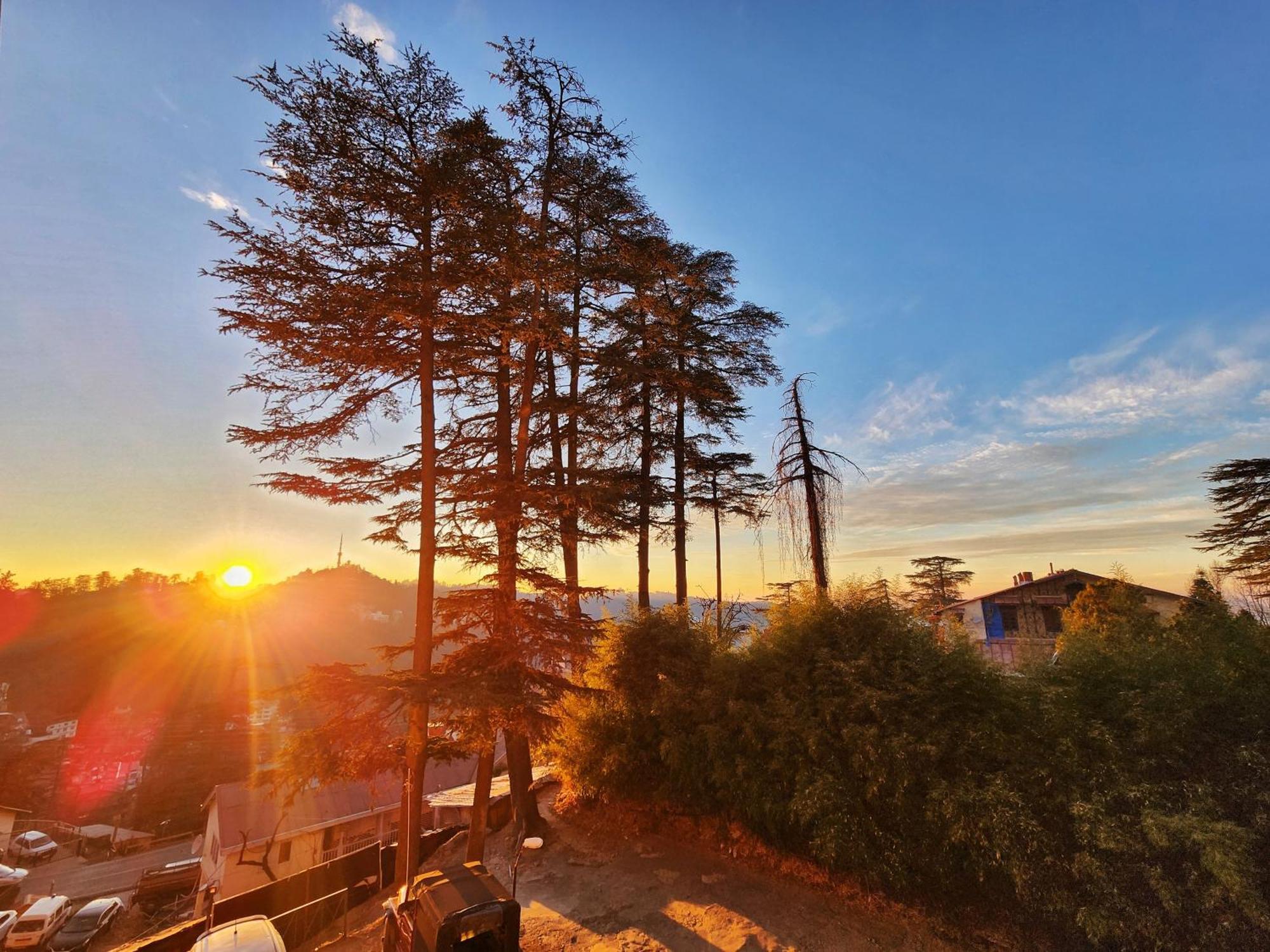 Hotel Pineview Shimla Esterno foto