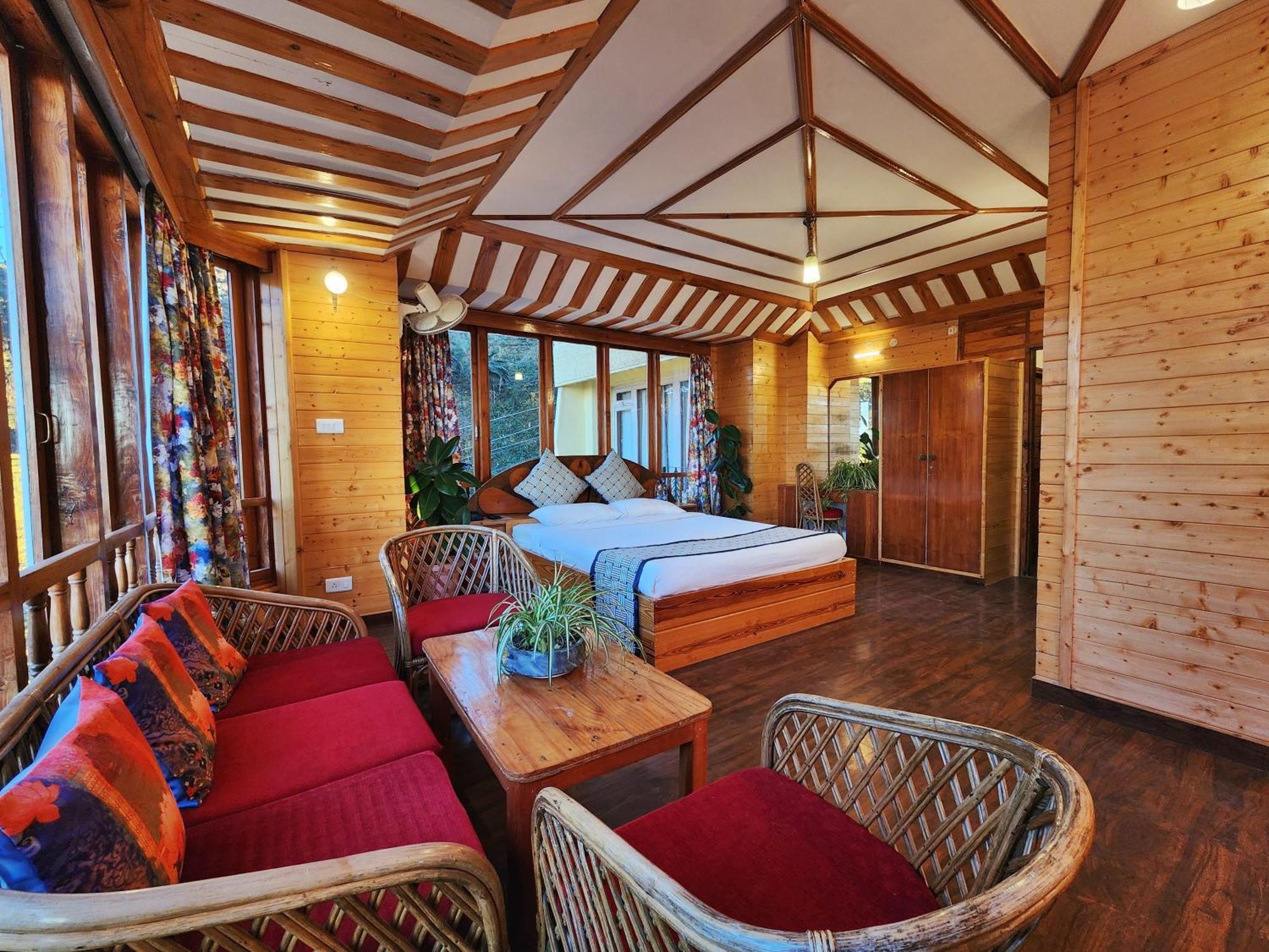 Hotel Pineview Shimla Esterno foto