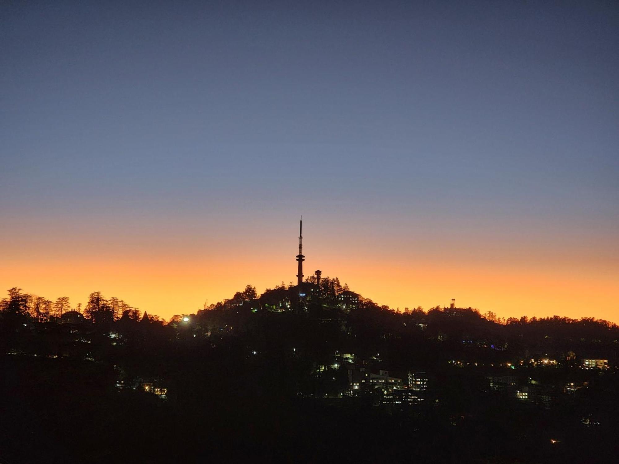 Hotel Pineview Shimla Esterno foto
