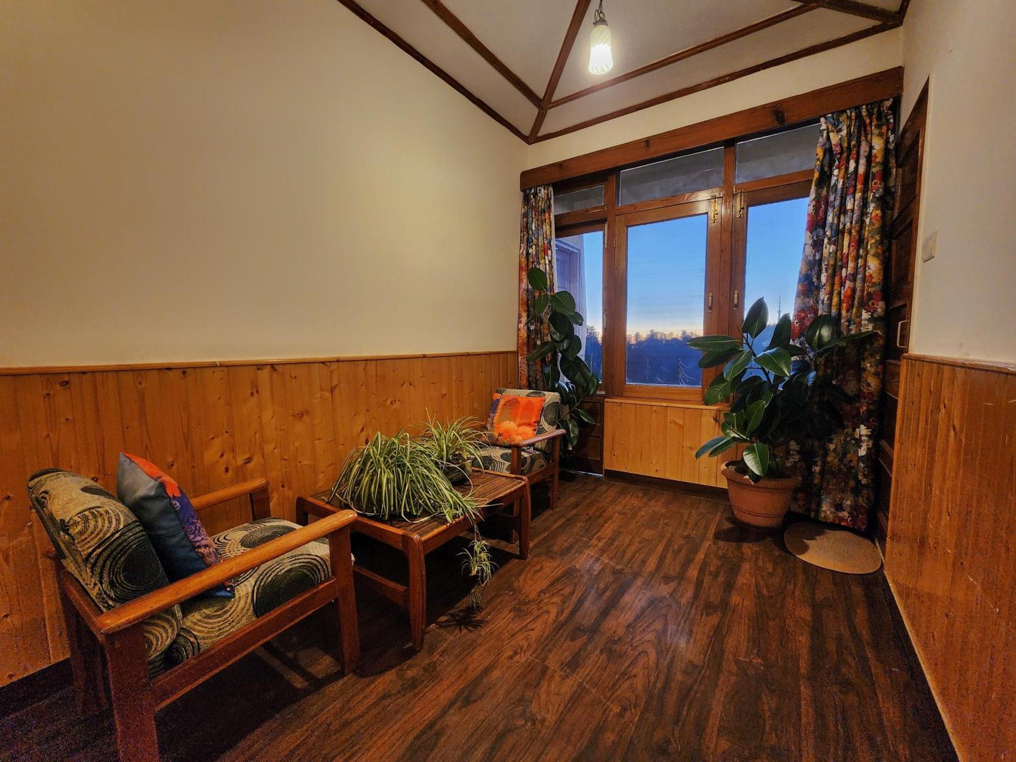 Hotel Pineview Shimla Esterno foto
