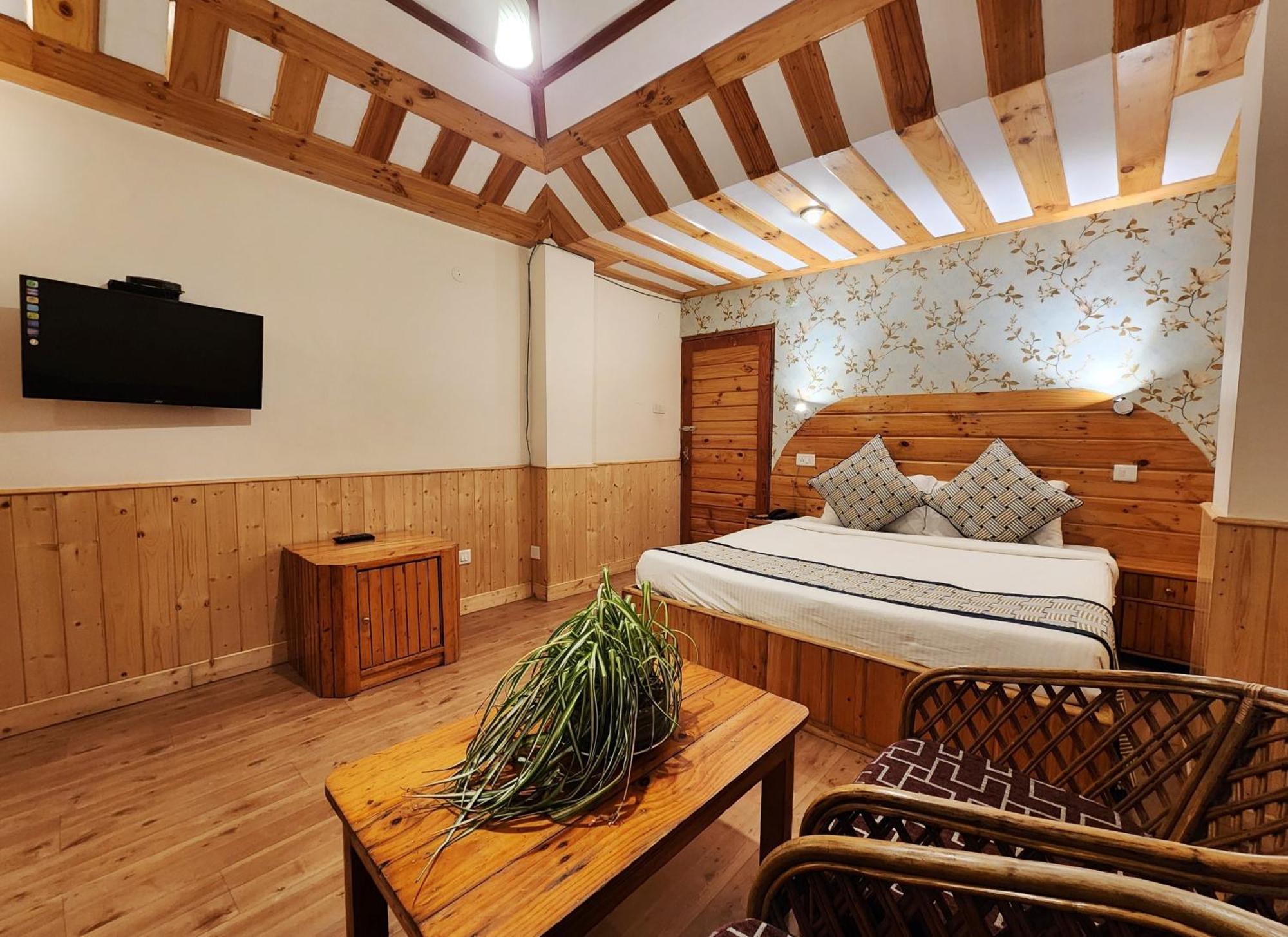 Hotel Pineview Shimla Esterno foto