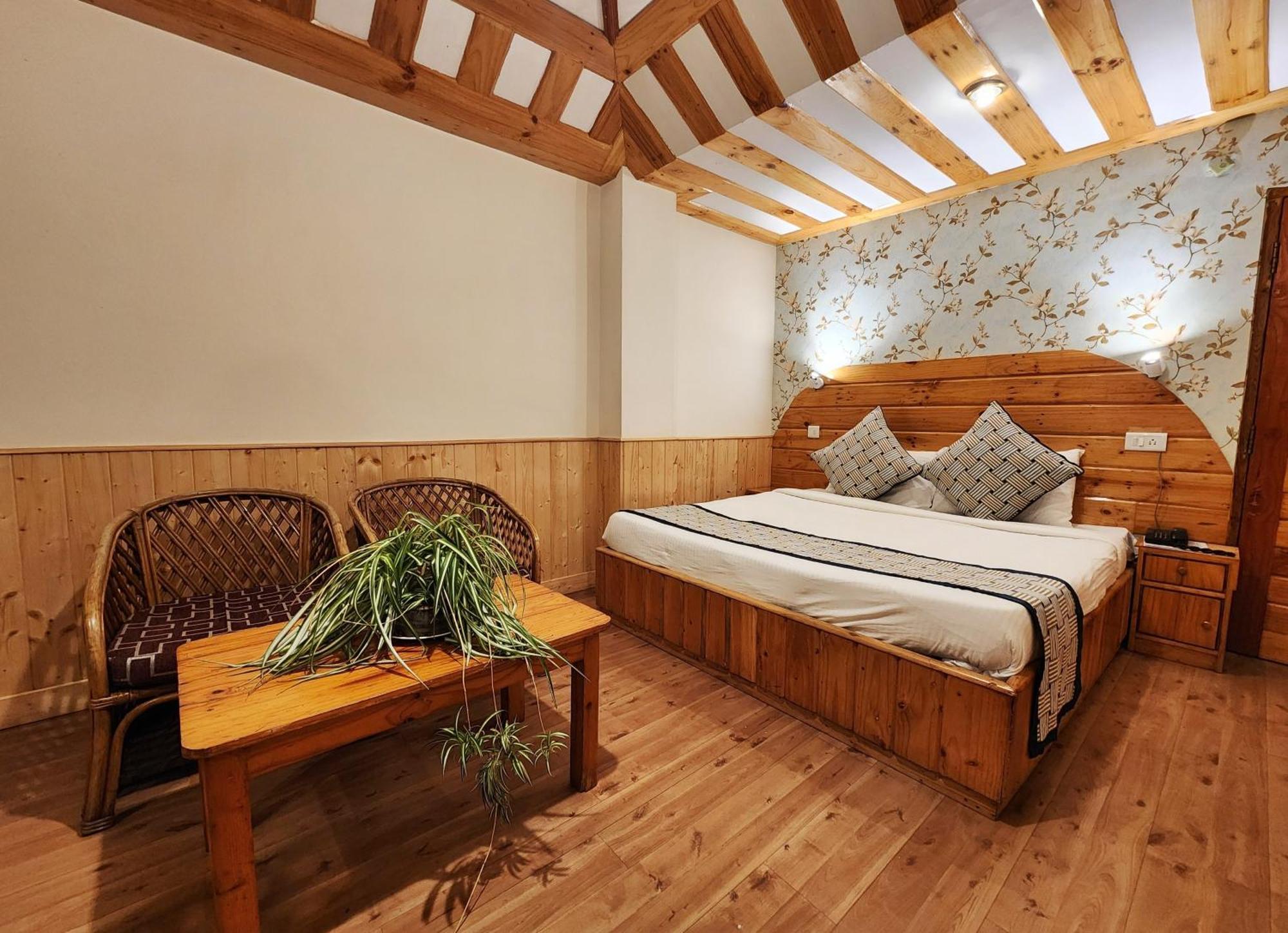 Hotel Pineview Shimla Esterno foto