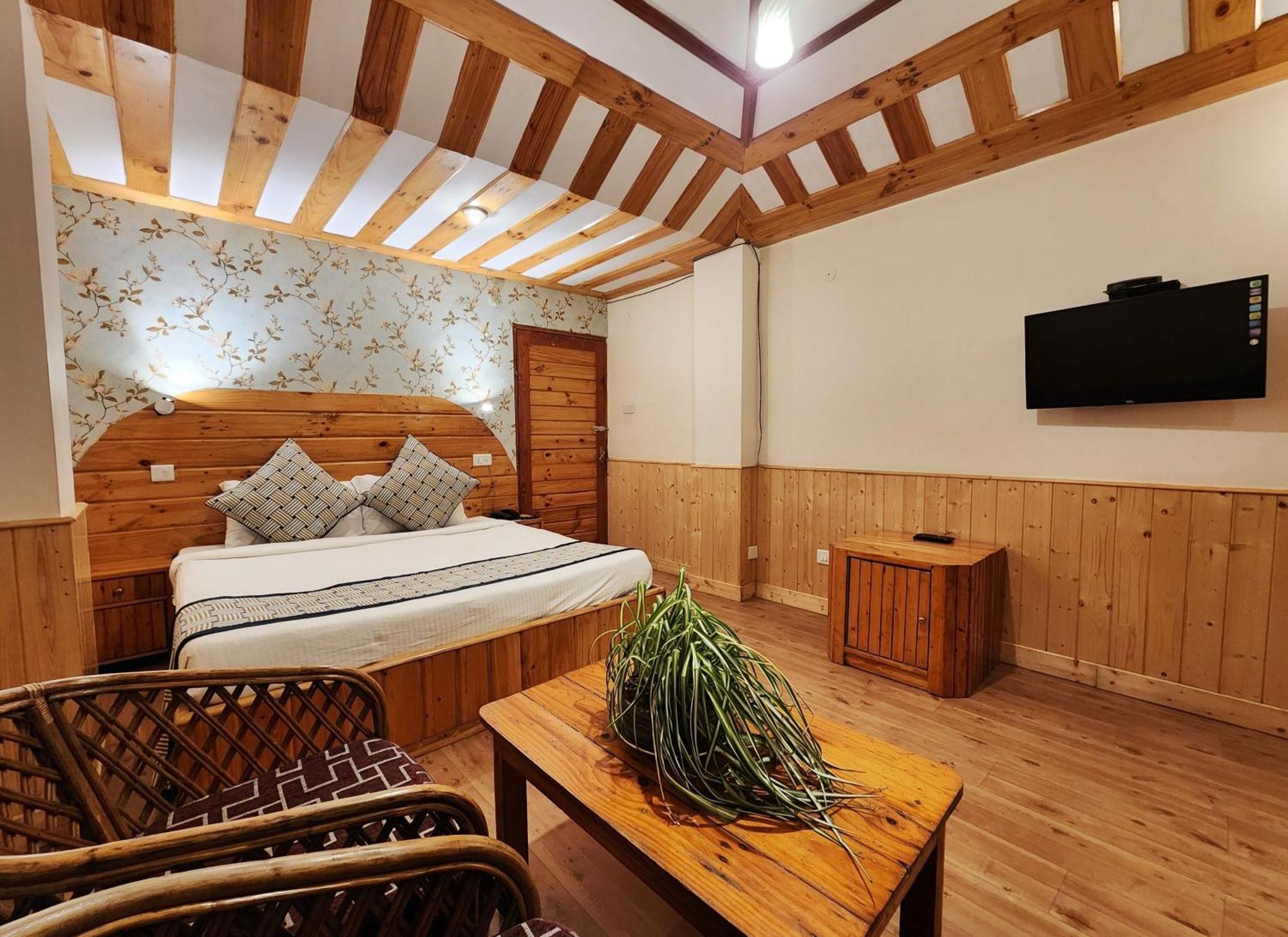 Hotel Pineview Shimla Esterno foto